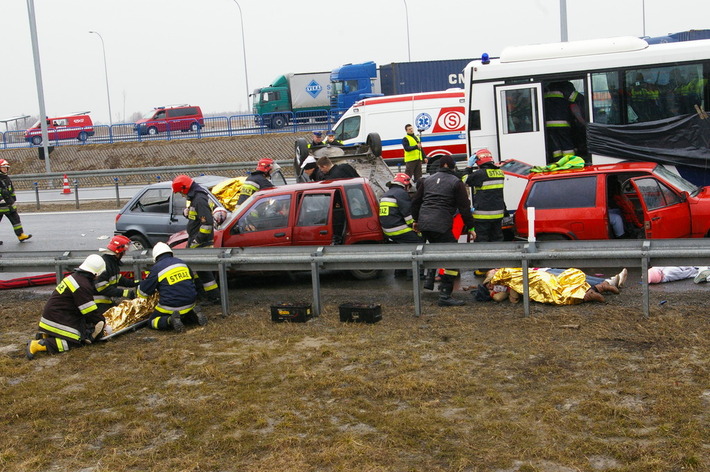 Ogromna kraksa na autostradzie