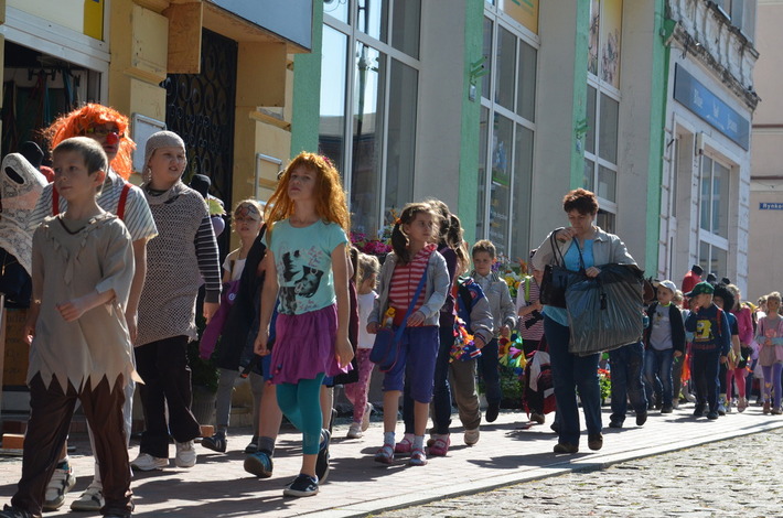 Bohaterowie bajek zabawili się w naszym parku