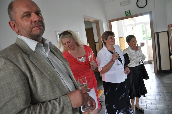 Po 30 latach usłyszeli ten sam szkolny dzwonek  ZDJĘCIA