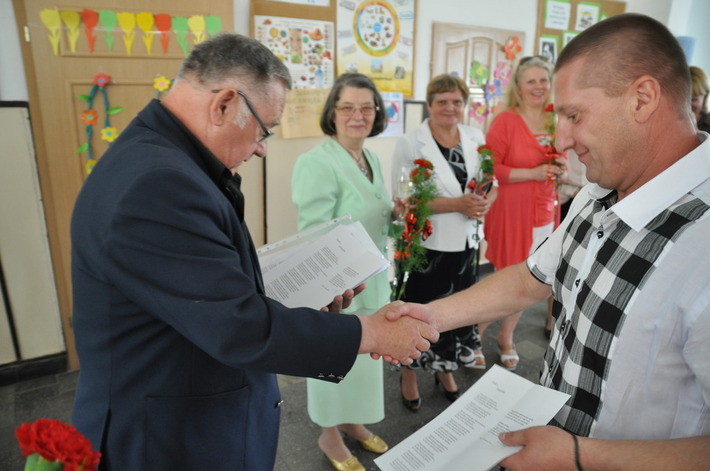 Po 30 latach usłyszeli ten sam szkolny dzwonek  ZDJĘCIA