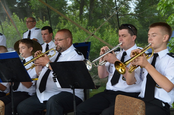 Siłę orkiestr poczuliśmy pod klasztorem