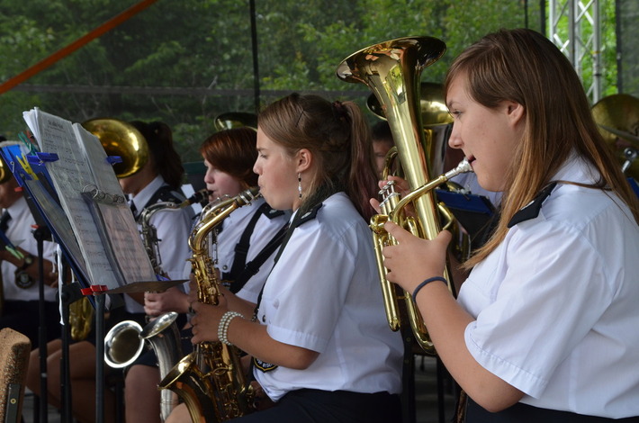 Siłę orkiestr poczuliśmy pod klasztorem