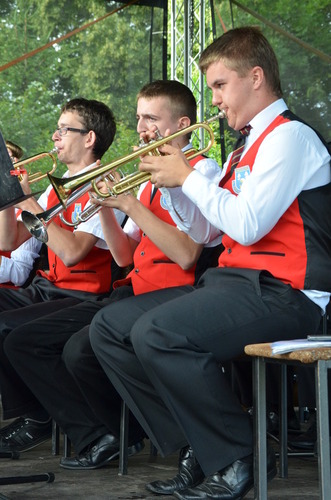 Siłę orkiestr poczuliśmy pod klasztorem