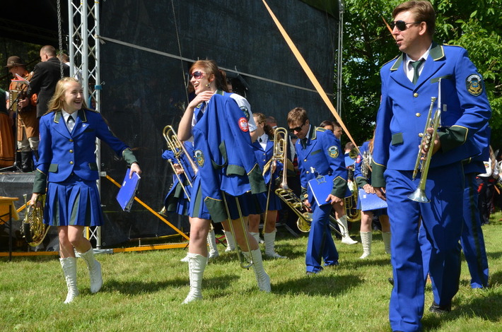 Siłę orkiestr poczuliśmy pod klasztorem