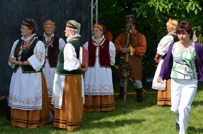 Siłę orkiestr poczuliśmy pod klasztorem