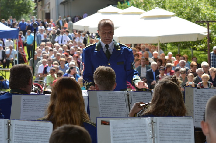 Siłę orkiestr poczuliśmy pod klasztorem