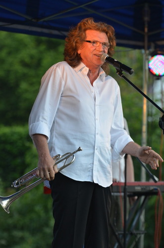 Wodecki zaśpiewał na finał  ZDJĘCIA