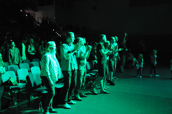 Kościół Zielonoświątkowy radośnie rozmodlony w Tucholi ZDJĘCIA