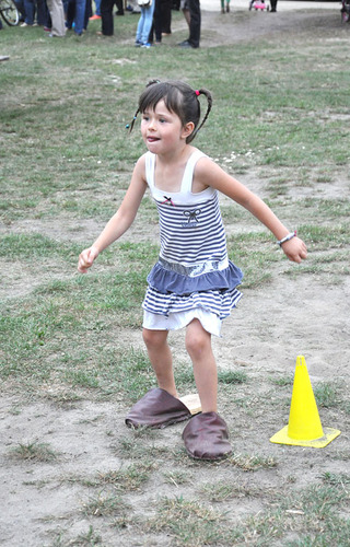 Biegali w szlorach, zbierali kukurydzę ZDJĘCIA