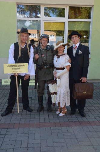 Aż 600 osób w historycznym pochodzie! ZDJĘCIA