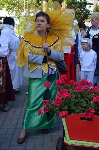 Aż 600 osób w historycznym pochodzie! ZDJĘCIA