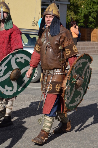 Aż 600 osób w historycznym pochodzie! ZDJĘCIA