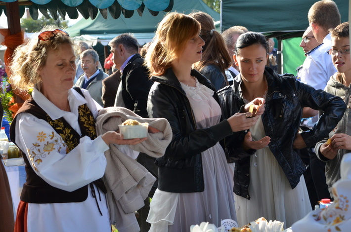 Aż 600 osób w historycznym pochodzie! ZDJĘCIA