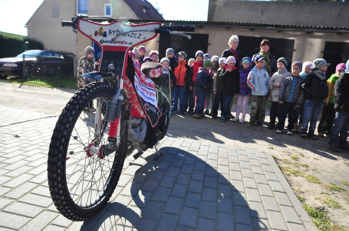 Żużlowiec Szymon Woźniak odwiedził dzieci! ZDJĘCIA