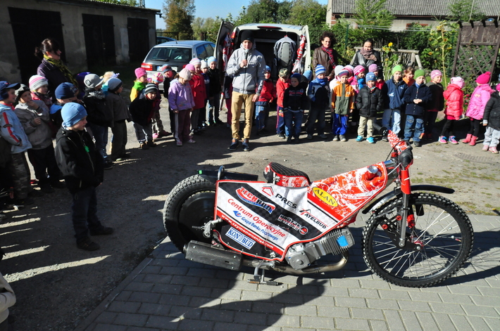 Żużlowiec Szymon Woźniak odwiedził dzieci! ZDJĘCIA