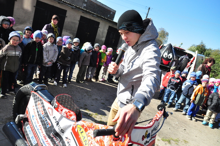 Żużlowiec Szymon Woźniak odwiedził dzieci! ZDJĘCIA