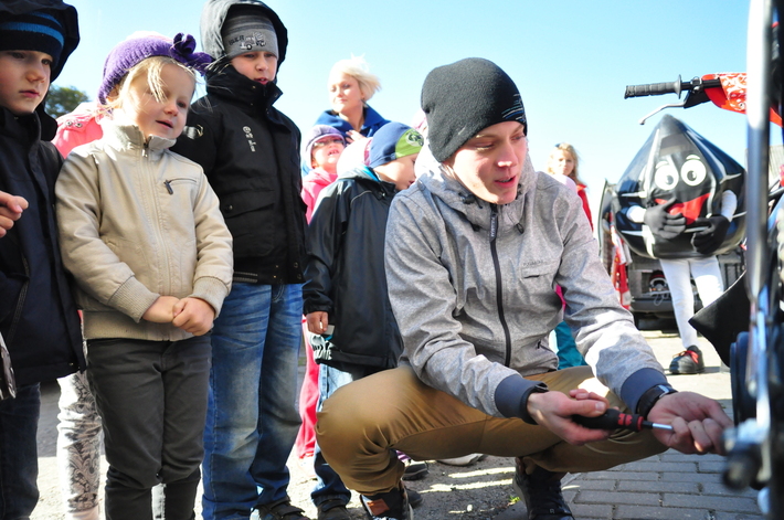 Żużlowiec Szymon Woźniak odwiedził dzieci! ZDJĘCIA