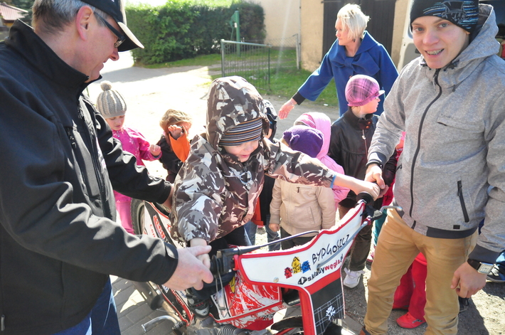Żużlowiec Szymon Woźniak odwiedził dzieci! ZDJĘCIA