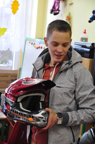 Żużlowiec Szymon Woźniak odwiedził dzieci! ZDJĘCIA