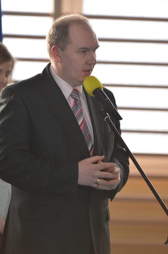 Hala za półtora miliona - ?dzieło wielu rąk?