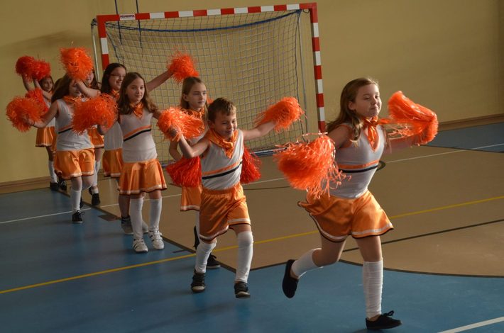 Hala za półtora miliona - ?dzieło wielu rąk?