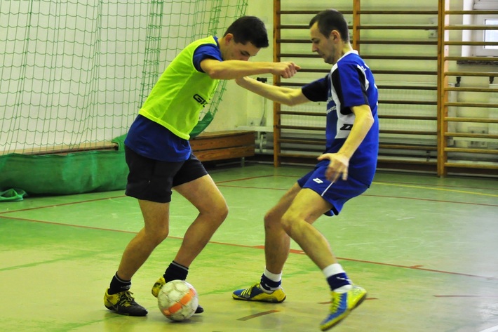 Grali tak, że z lampy sypał się kurz  ZDJĘCIA