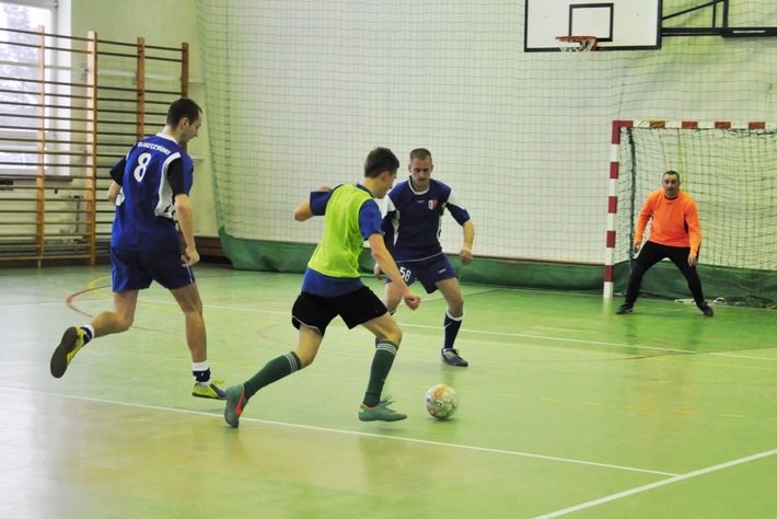 Grali tak, że z lampy sypał się kurz  ZDJĘCIA