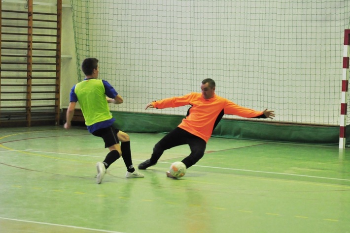 Grali tak, że z lampy sypał się kurz  ZDJĘCIA