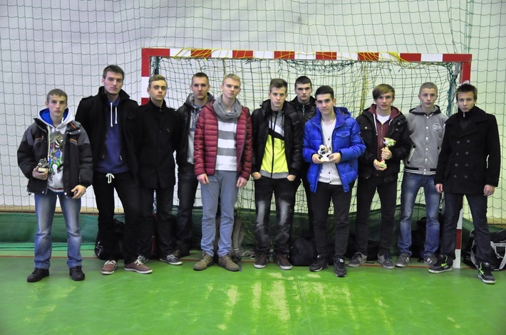 Grali tak, że z lampy sypał się kurz  ZDJĘCIA