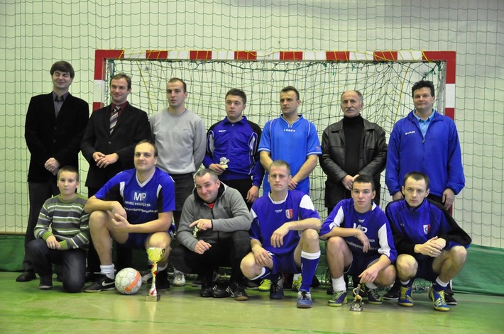 Grali tak, że z lampy sypał się kurz  ZDJĘCIA