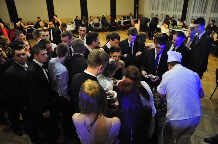 Z pieczonym dzikiem na sto dni przed maturą ZDJĘCIA