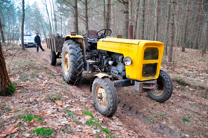 Kolizja z taką przyczepą na najbardziej ruchliwej drodze  ZDJĘCIA