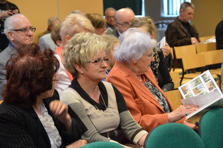 Wszystkie zakamarki wypełnione zdjęciami ZDJĘCIA