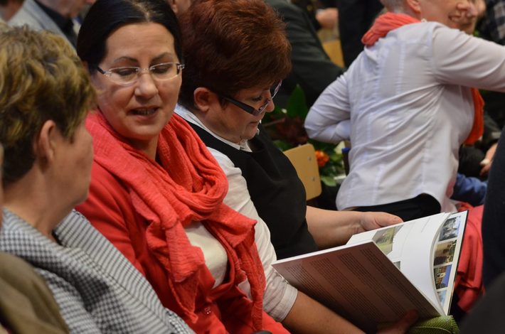 Wszystkie zakamarki wypełnione zdjęciami ZDJĘCIA