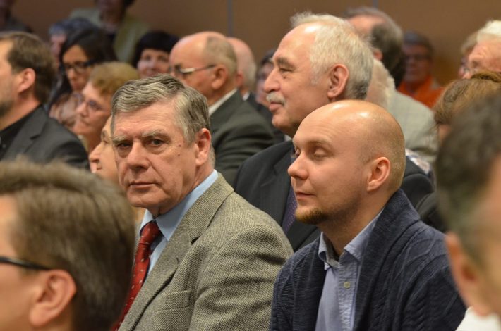 Wszystkie zakamarki wypełnione zdjęciami ZDJĘCIA