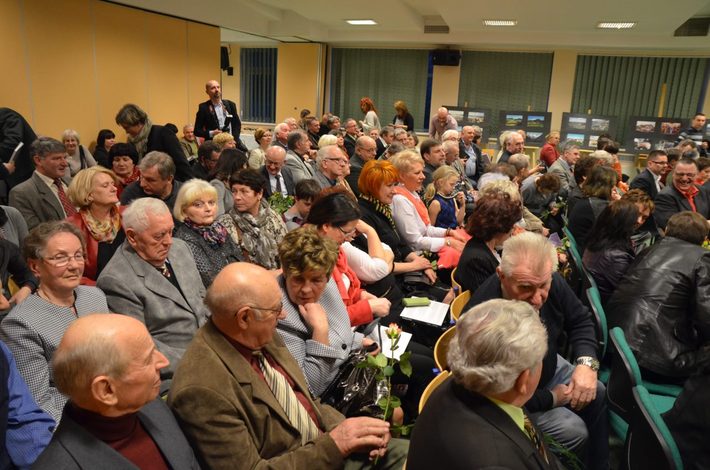 Wszystkie zakamarki wypełnione zdjęciami ZDJĘCIA