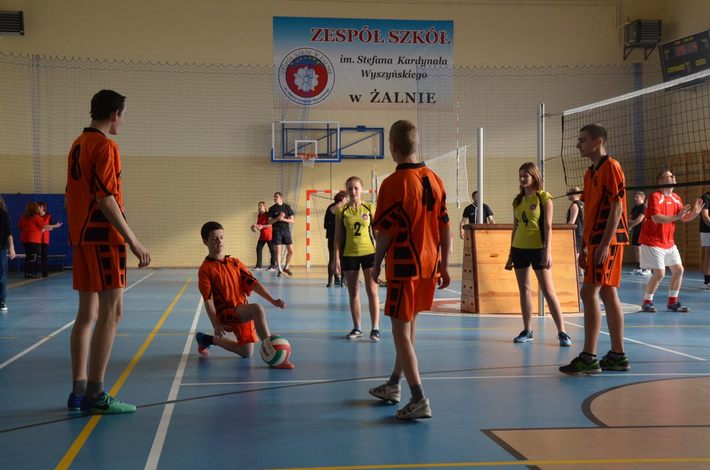 Z wypadkami drogowymi wygrywali pod siatką ZDJĘCIA