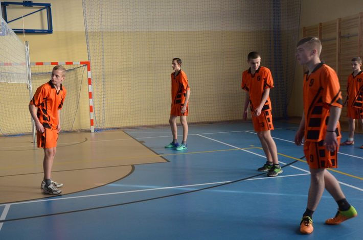 Z wypadkami drogowymi wygrywali pod siatką ZDJĘCIA