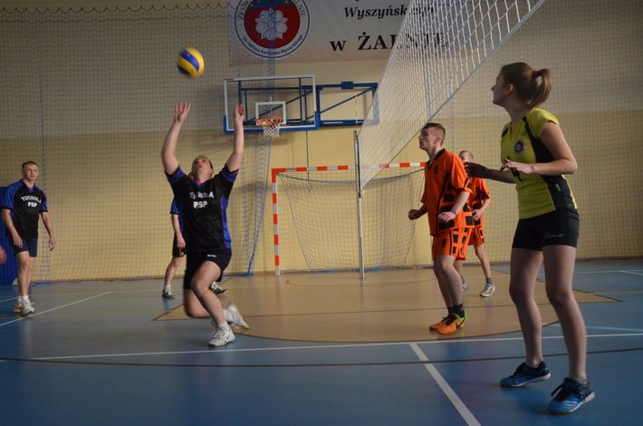 Z wypadkami drogowymi wygrywali pod siatką ZDJĘCIA