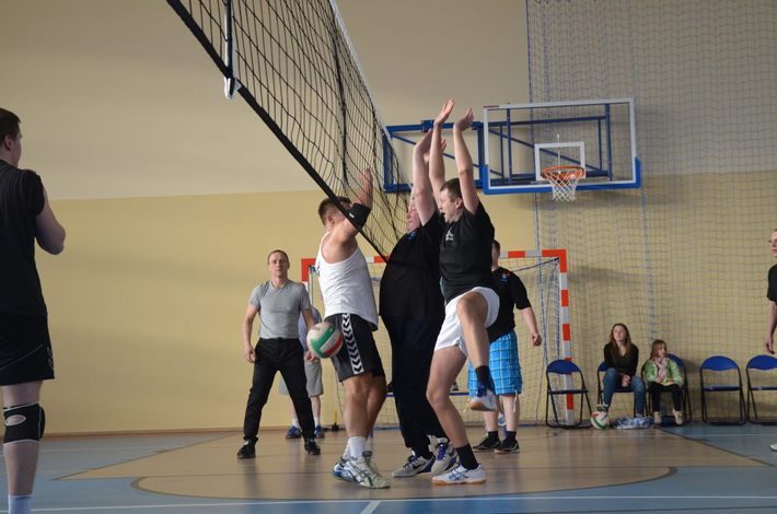 Z wypadkami drogowymi wygrywali pod siatką ZDJĘCIA