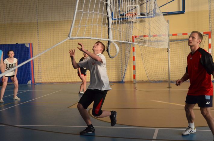 Z wypadkami drogowymi wygrywali pod siatką ZDJĘCIA