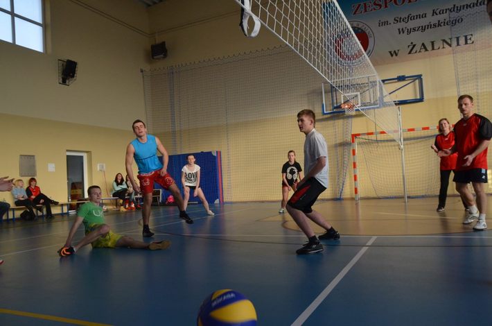 Z wypadkami drogowymi wygrywali pod siatką ZDJĘCIA