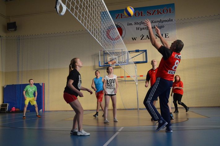 Z wypadkami drogowymi wygrywali pod siatką ZDJĘCIA