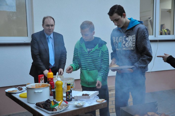 Z wypadkami drogowymi wygrywali pod siatką ZDJĘCIA