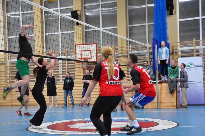 Z wypadkami drogowymi wygrywali pod siatką ZDJĘCIA