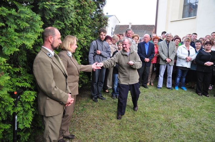 Dąb na kanonizację Jana Pawła II  ZDJĘCIA