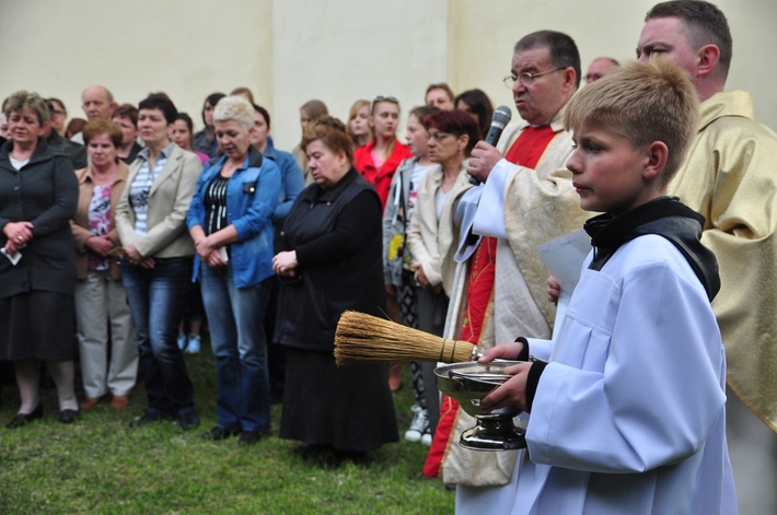 Dąb na kanonizację Jana Pawła II  ZDJĘCIA