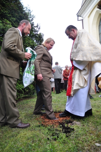 Dąb na kanonizację Jana Pawła II  ZDJĘCIA
