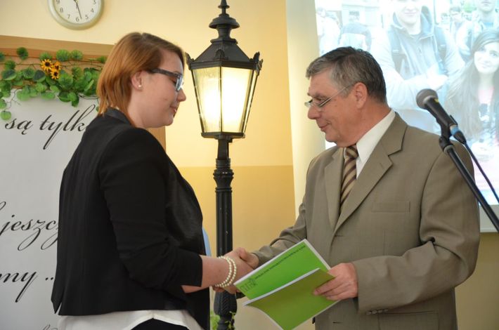 Świadectwa dla licealistów z TSR GALERIA
