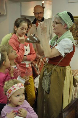 Co można robić nocą w muzeum? GALERIA